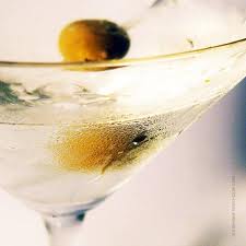 dry martini, skakad givetvis skakad